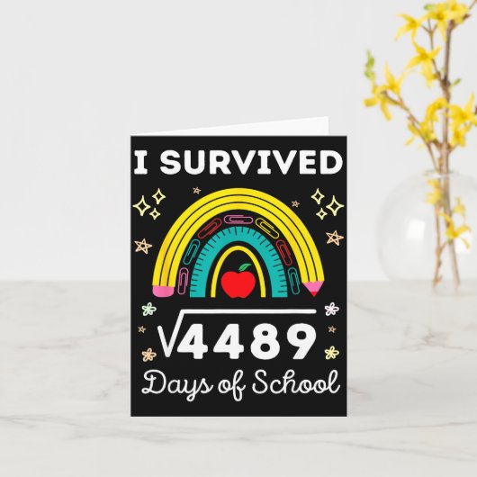 I Survived 67 Square Root Days Of School Funny Mem Karte (Gelbe Blume)