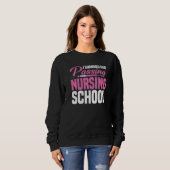 I Survived Her Passing Nursing School Sweatshirt (Vorne ganz)