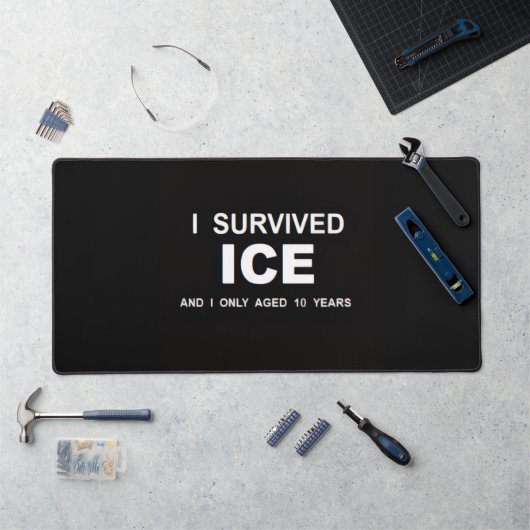 I Survived ICE  Schreibtischunterlage (Arbeitsplatz)