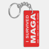 I Survived MAGA Schlüsselanhänger (Vorderseite links)