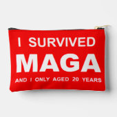 I Survived MAGA Zubehörtasche (Rückseite)