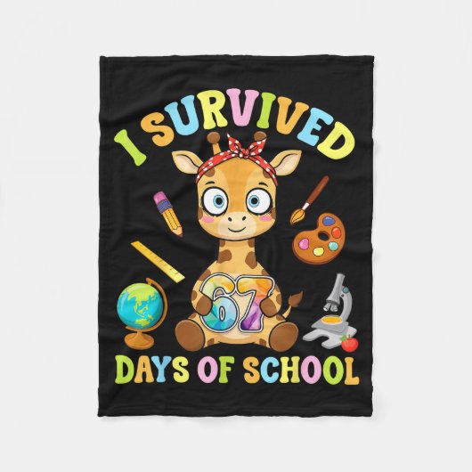 I Survived Six Seven Days Of School Cute Giraffe S Fleecedecke (Vorderseite)