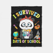 I Survived Six Seven Days Of School Cute Panda Stu Fleecedecke (Vorderseite)