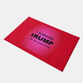 I Survived tRUMP Fußmatte (Schrägansicht)