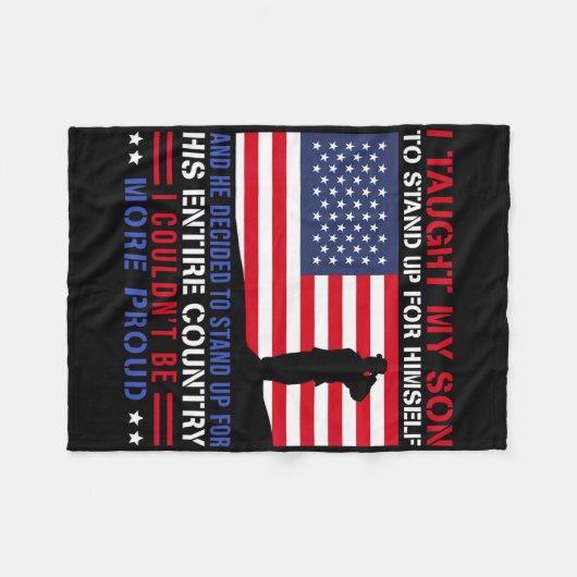 I Taught My Son How To Stand Up Proud Military Mom Fleecedecke (Vorderseite (Horizontal))
