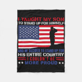I Taught My Son How To Stand Up Proud Military Mom Fleecedecke (Vorderseite)