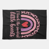 I Teach The Sweetest Hearts Rainbow Teacher Geschirrtuch (Horizontal)