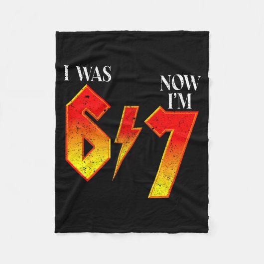 I Was 6 Now I'm 7 Birthday Funny Six Seven Meme 6  Fleecedecke (Vorderseite)