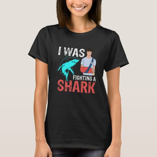 I Was Fighting A Shark Broken Bones 2 T-Shirt (Vorderseite)