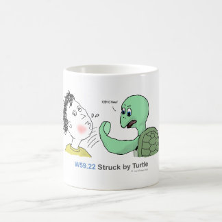 ICD-10: W59.22 geschlagen durch Schildkröte Kaffeetasse