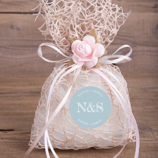 Ice Blue Minimalistisch & elegant Bold Initials We Runder Aufkleber