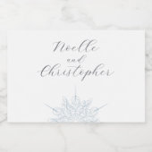 Ice Blue Snowflake Elegante Winter Mini Hochzeit Schaumweinetikett (Einzelnes Label)