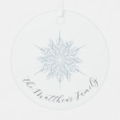 Ice Blue Snowflake Familienname Weihnachten Ornament Aus Metall (Vorderseite)