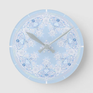 Ice Blue Snowflake Runde Wanduhr