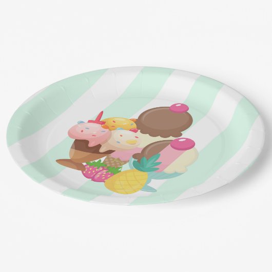 Ice Cream Trio Neopolitan Flavor Pappteller (Schrägansicht)