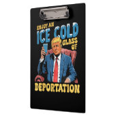 ICE Genießen Sie ein eiskaltes Glas der Abschiebun Klemmbrett (Links)
