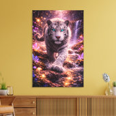 Ice Spirit White Tiger – Mystic Guardian of Calm P Leinwanddruck (Insitu (Wohnzimmer))