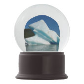 Iceberg am Mendenhall See in Alaska Schneekugel (Rückseite)