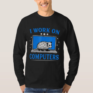Ich arbeite am Computer-Opossum T-Shirt