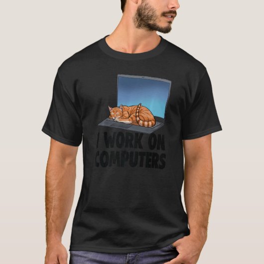Ich arbeite an Computern, die Chat Kitten schlafen T-Shirt (Vorderseite)