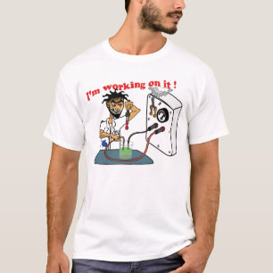 Ich arbeite an es T-Shirt