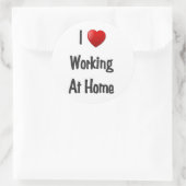 Ich arbeite bei Zuhause Runder Aufkleber (Tasche)