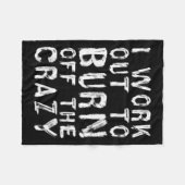 Ich arbeite daran, das verrückte, lustige Workout- Fleecedecke (Vorderseite (Horizontal))