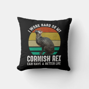 Ich arbeite hart, damit mein Cornish Rex ein besse Kissen