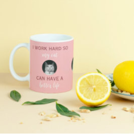 Ich arbeite hart - Foto personalisierbar Kaffeetasse