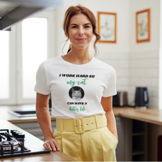 Ich arbeite hart - Foto personalisierbar T-Shirt