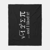 Ich aß etwas Torte und ich mochte es auf Schwarzem Fleecedecke (Vorderseite)