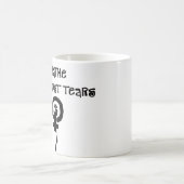 Ich bade in den feministischen Rissen Kaffeetasse (Mittel)