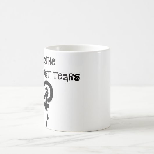 Ich bade in den feministischen Rissen Kaffeetasse (Mittel)