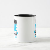 Ich bade in den männlichen Rissen Tasse (Zentrum)