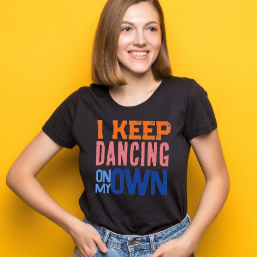 Ich behielt auf meiner eigenen Retro Typoqraphy-Mu T-Shirt