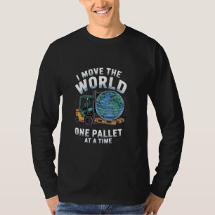 Ich bewege die Welt einen Palettenstapel nach dem T-Shirt