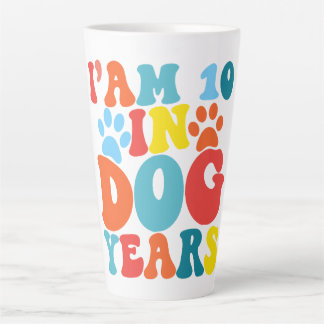 Ich bin 10 in Hundejahren 70. Geburtstag Groovy Hu Milchtasse