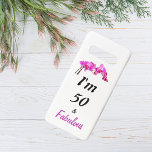 Ich bin 50 und fabelhaftes pinkfarbenes Foto mit T Samsung Galaxy S10  Hülle<br><div class="desc">Ich bin 50 & fabelhafte rosa florale iPhone Gehäuse mit Text. Die 50 ist anpassbar,  sodass Sie sie auf 60 oder jedes andere Alter ändern können.</div>