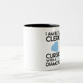 Ich bin aber ein Kleriker verflucht mit einem Diam Zweifarbige Tasse (Mittel)