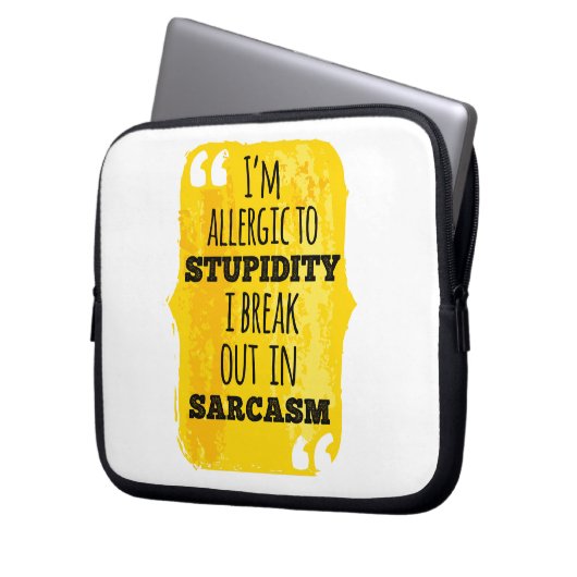 Ich bin allergisch gegen die Dummheit, die ich in Laptopschutzhülle (Vorderseite Links)