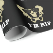 Ich bin Angesagt Funny Hipbone Anatomy Pun Dark BG Geschenkpapier (Rolleneckpunkt)