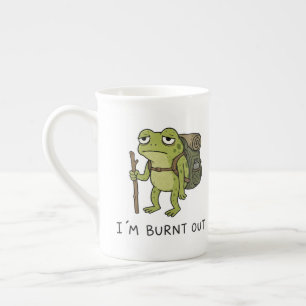 Ich bin ausgebrannt Lustiger Frosch-Wanderdesign Porzellantasse