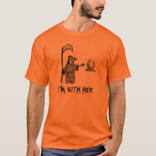 Ich bin bei ihr, grimmiger Sensenmann T-Shirt