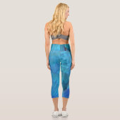 Ich bin blau - Papageienfedern nah Capri Leggings (Rückseite)