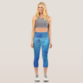 Ich bin blau - Papageienfedern nah Capri Leggings (Vorderseite)