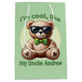 Ich bin Cooler Teddybär mit einem grünen Bow, der Mittlere Geschenktüte (Vorderseite)