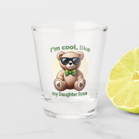 Ich bin Cooler Teddybär mit einem grünen Bow, der Schnapsglas (Vorderseite)