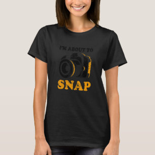 Ich bin dabei, Fotografen von Kameras zu fotografi T-Shirt