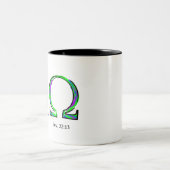 Ich bin das Alpha und Omega-Enthüllungs-22:13 Zweifarbige Tasse (Mittel)