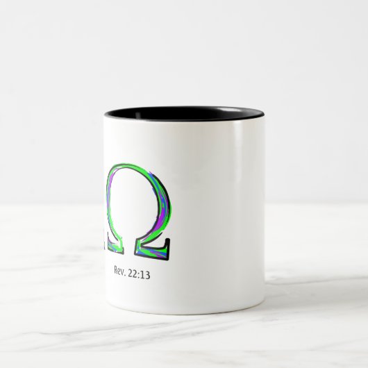 Ich bin das Alpha und Omega-Enthüllungs-22:13 Zweifarbige Tasse (Mittel)